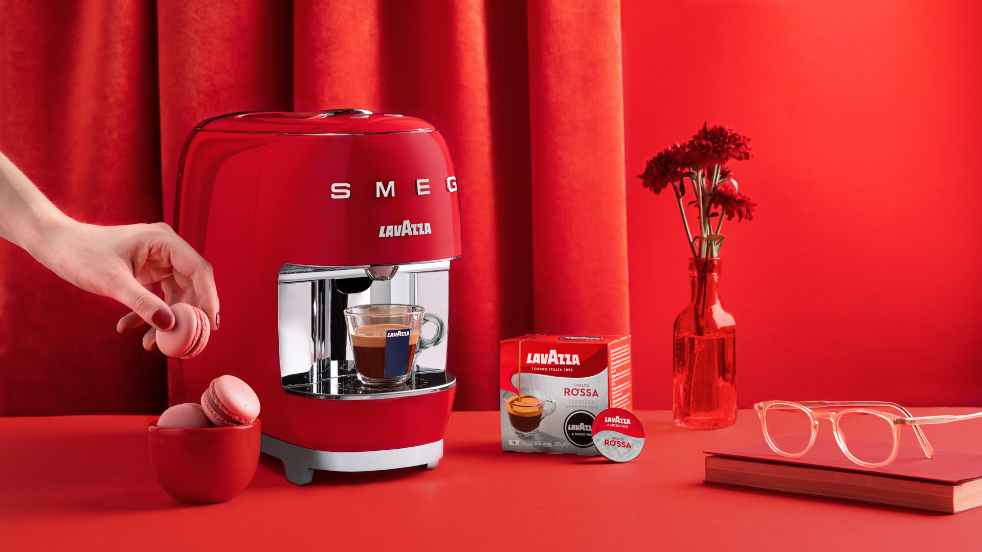 lavazza_smeg_red